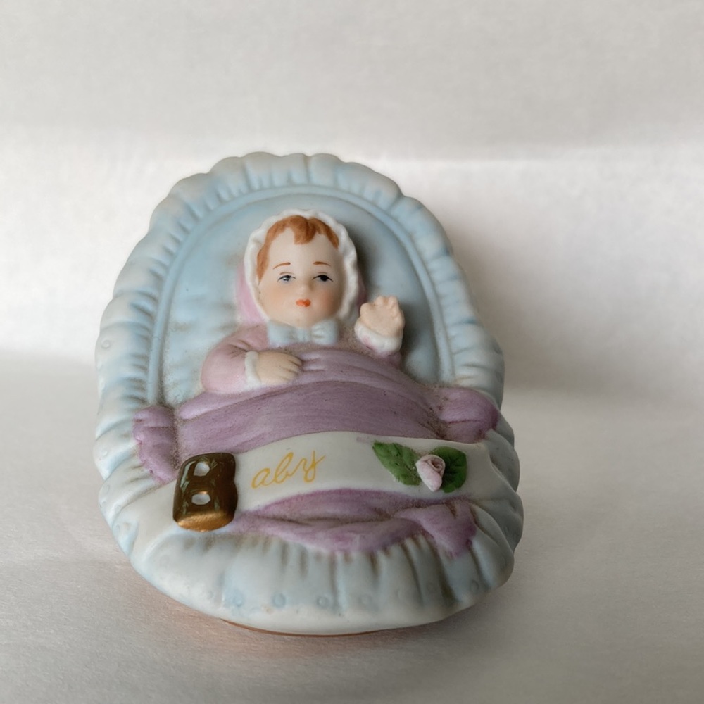 Enesco-  GROWING UP BIRTHDAY GIRLS DOLLS (set 17, birth to Sweet 16) - Picture 2 of 16